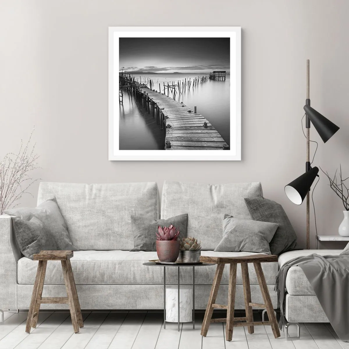 Plakat w białej ramie - Spokój zapomnianego brzegu - 30x30 cm