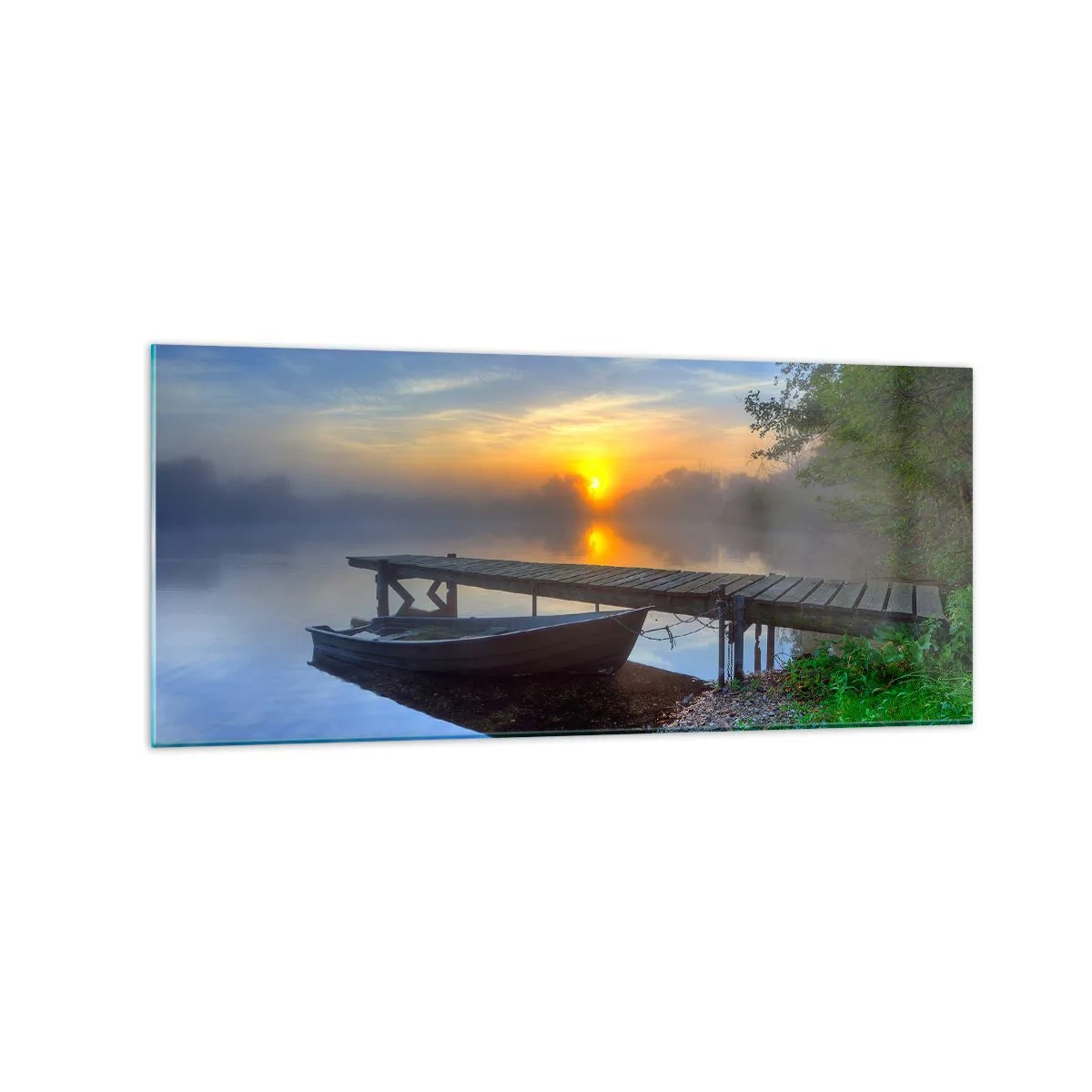 Obraz na szkle - Pomost nad jeziorem o wschodzie słońca z łodzią przy brzegu - 120x50cm - Jak zwyczajne zamienia się w magiczne - Nowoczesna dekoracja ścienna do salonu i sypialni ARTTOR