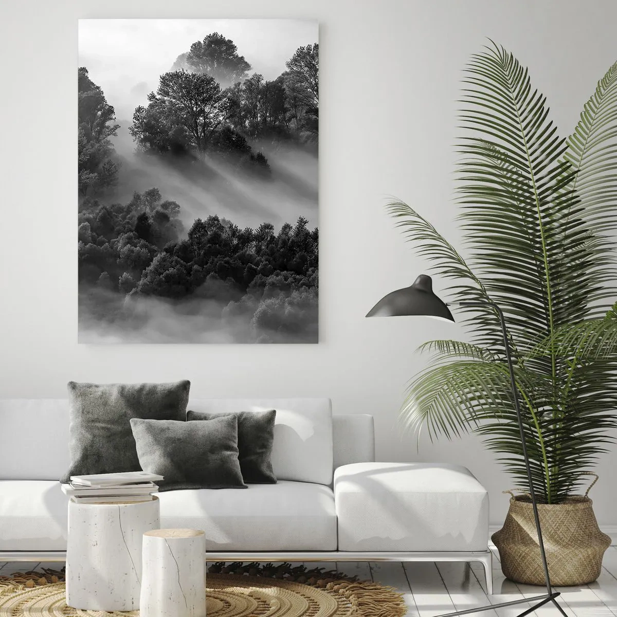 Obraz na szkle - Mglisty las w promieniach słońca w czerni i bieli - 50x70cm - Wstający ze snu - Nowoczesna dekoracja ścienna do salonu, kuchni i sypialni ARTTOR