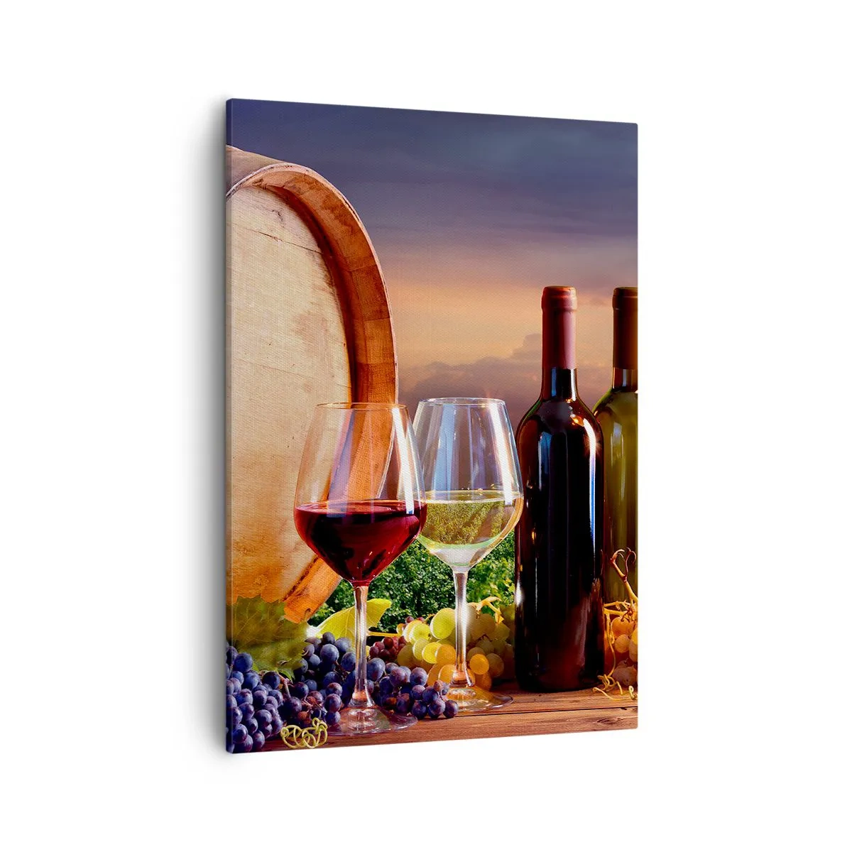 Obraz na płótnie - Kieliszki z czerwonym i białym winem na tle beczki i winnicy o zachodzie słońca - 50x70cm - Tu życie ma smak - Nowoczesna dekoracja ścienna do salonu, kuchni i sypialni ARTTOR