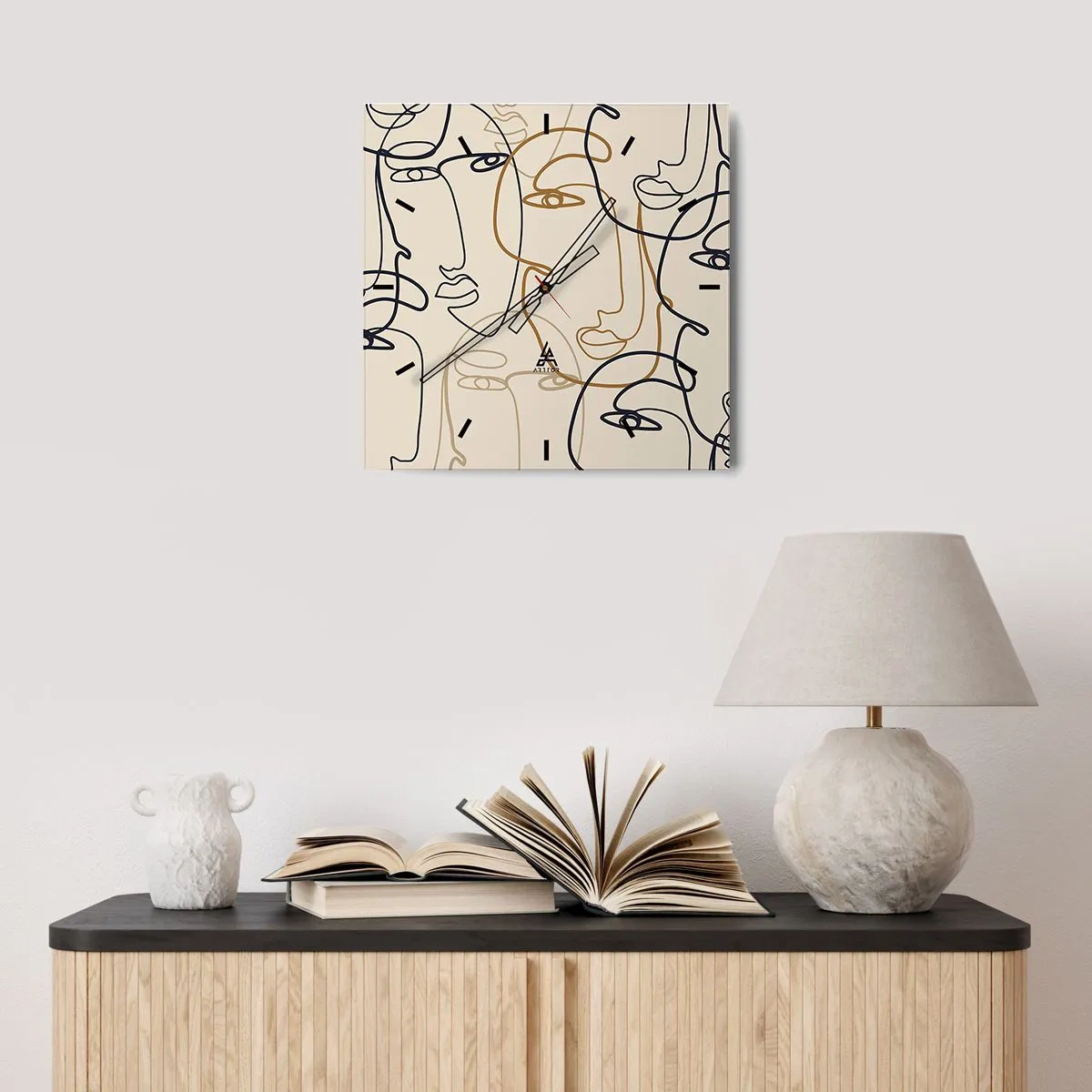 Zegar ścienny - Minimalistyczne twarze w stylu line art na jasnym tle - 30x30cm - Portret zwielokrotniony - Nowoczesna dekoracja ścienna do salonu i sypialni ARTTOR