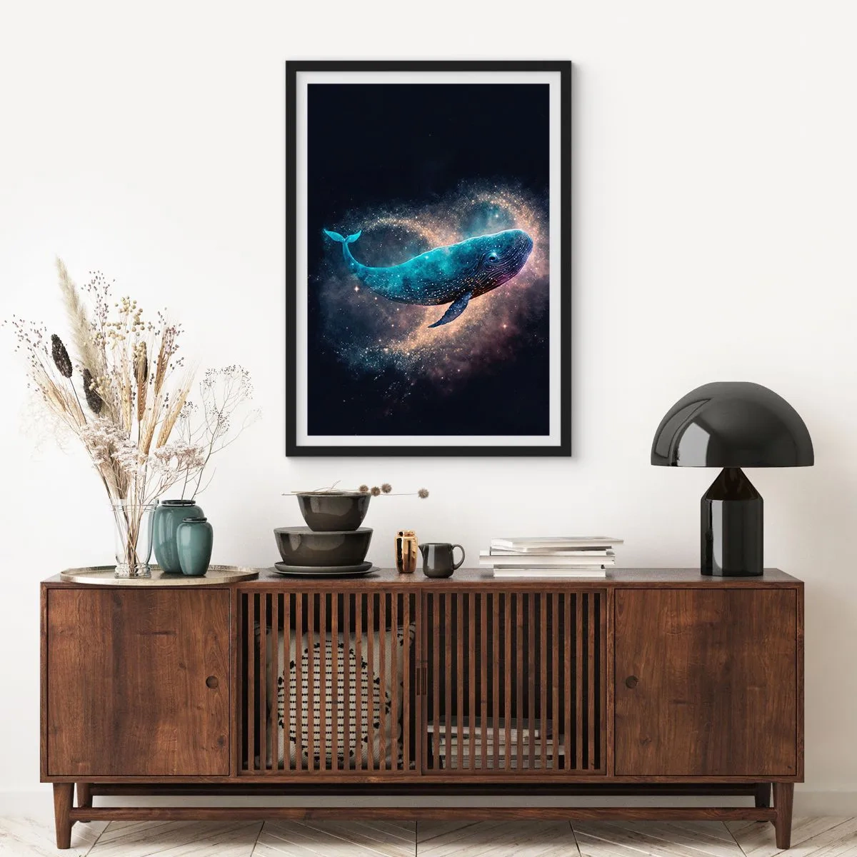 Plakat w czarnej ramie - Kosmiczny wieloryb otoczony gwiezdną mgławicą na czarnym tle - 50x70cm - Jest taki świat… - Nowoczesna dekoracja ścienna do salonu i sypialni ARTTOR