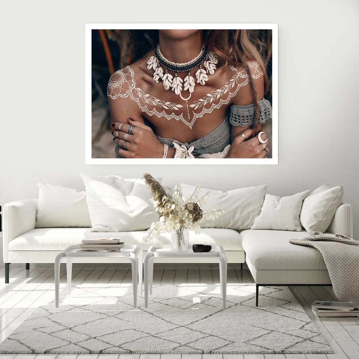 Plakat - Styl boho z biżuterią z muszli i koronkowym wzorem - 100x70cm - Talizmany, rytuały kobiecości - Nowoczesna dekoracja ścienna do salonu i sypialni ARTTOR