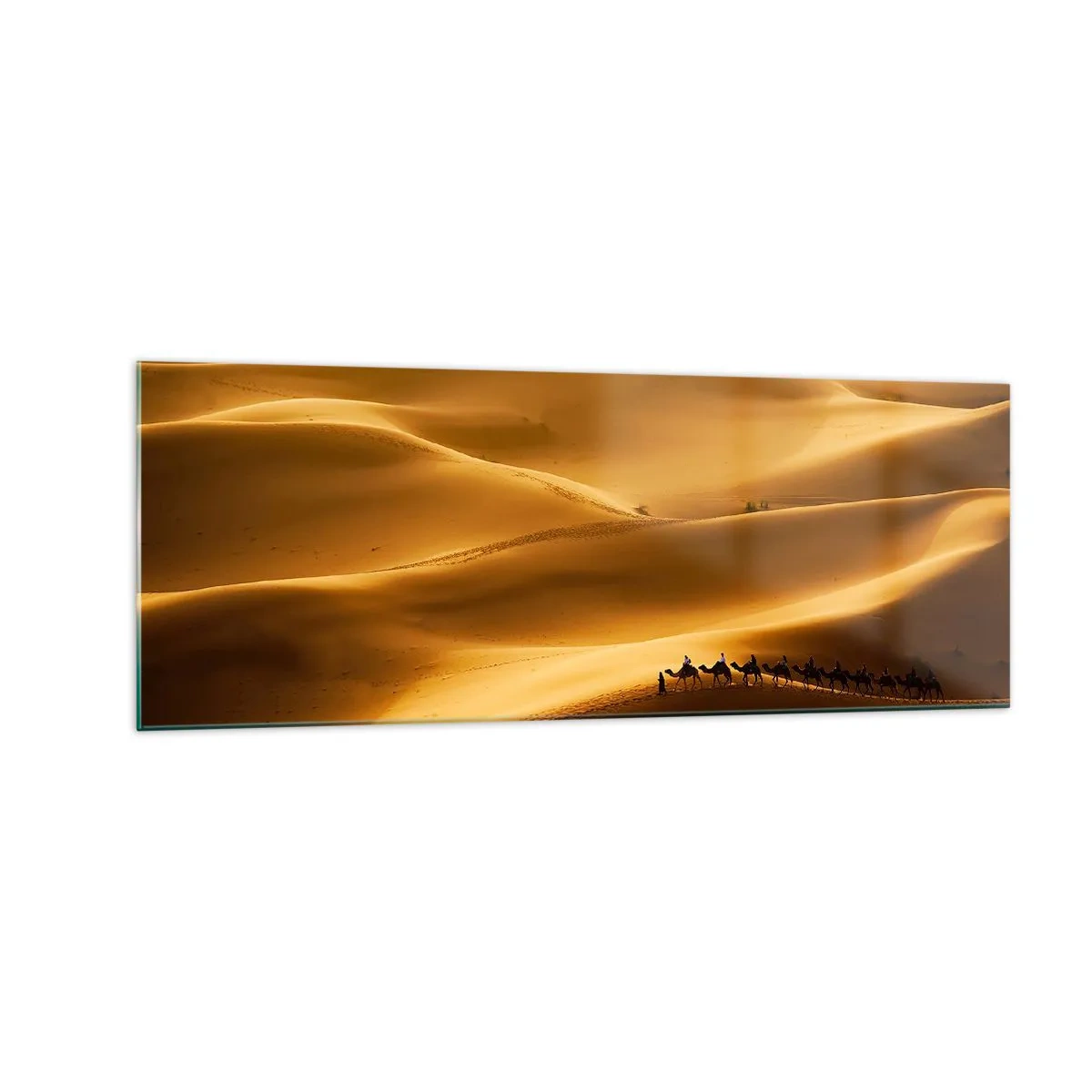 Obraz na szkle - Karawana wielbłądów wędrująca przez złote wydmy pustyni. - 140x50cm - Karawana na falach pustyni - Nowoczesna dekoracja ścienna do salonu i sypialni ARTTOR
