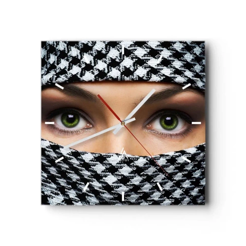 Zegar ścienny - Zielone oczy kobiety ukryte za wzorzystym materiałem w czerni i bieli - 30x30cm - Portret zakwefionej zielonookiej piękności - Nowoczesna dekoracja ścienna do salonu i sypialni ARTTOR