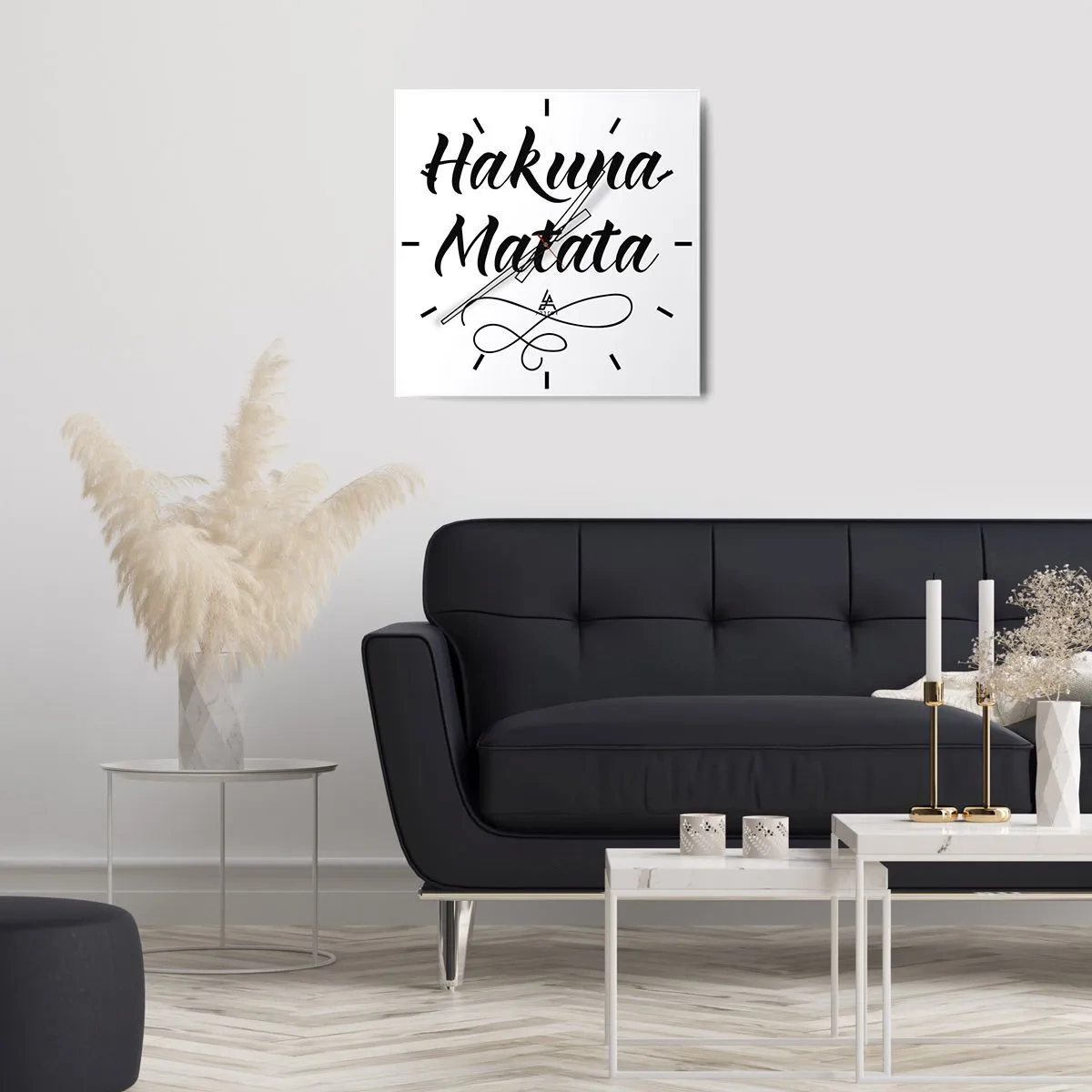 Zegar ścienny - Cytat Hakuna Matata w eleganckiej czcionce na białym tle - 30x30cm - Najlepsza rada - Nowoczesna dekoracja ścienna do salonu i sypialni ARTTOR