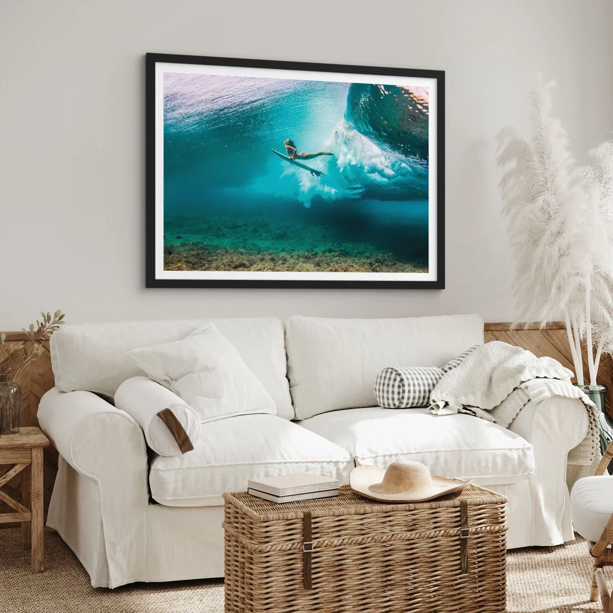 Plakat w czarnej ramie - Surferka pod falą w błękitnej wodzie oceanu - 70x50cm - Podwodny świat - Nowoczesna dekoracja ścienna do salonu i sypialni ARTTOR