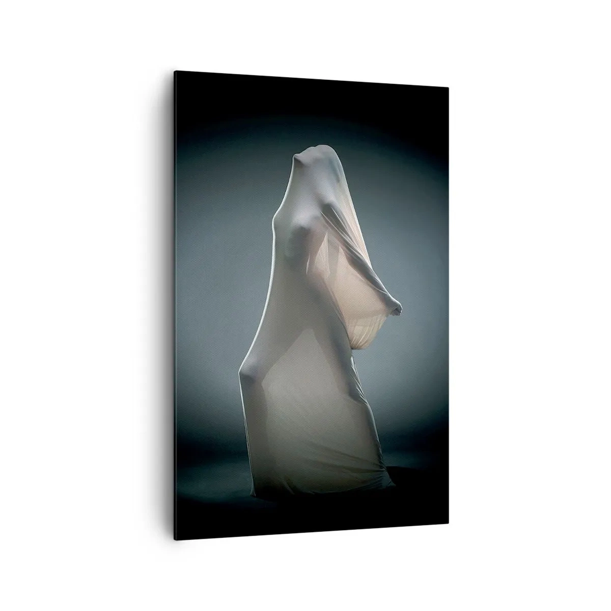 Obraz na płótnie - Postać w białej tkaninie na ciemnym tle - 80x120cm - Ukryte pragnienia - Nowoczesna dekoracja ścienna do salonu i sypialni ARTTOR