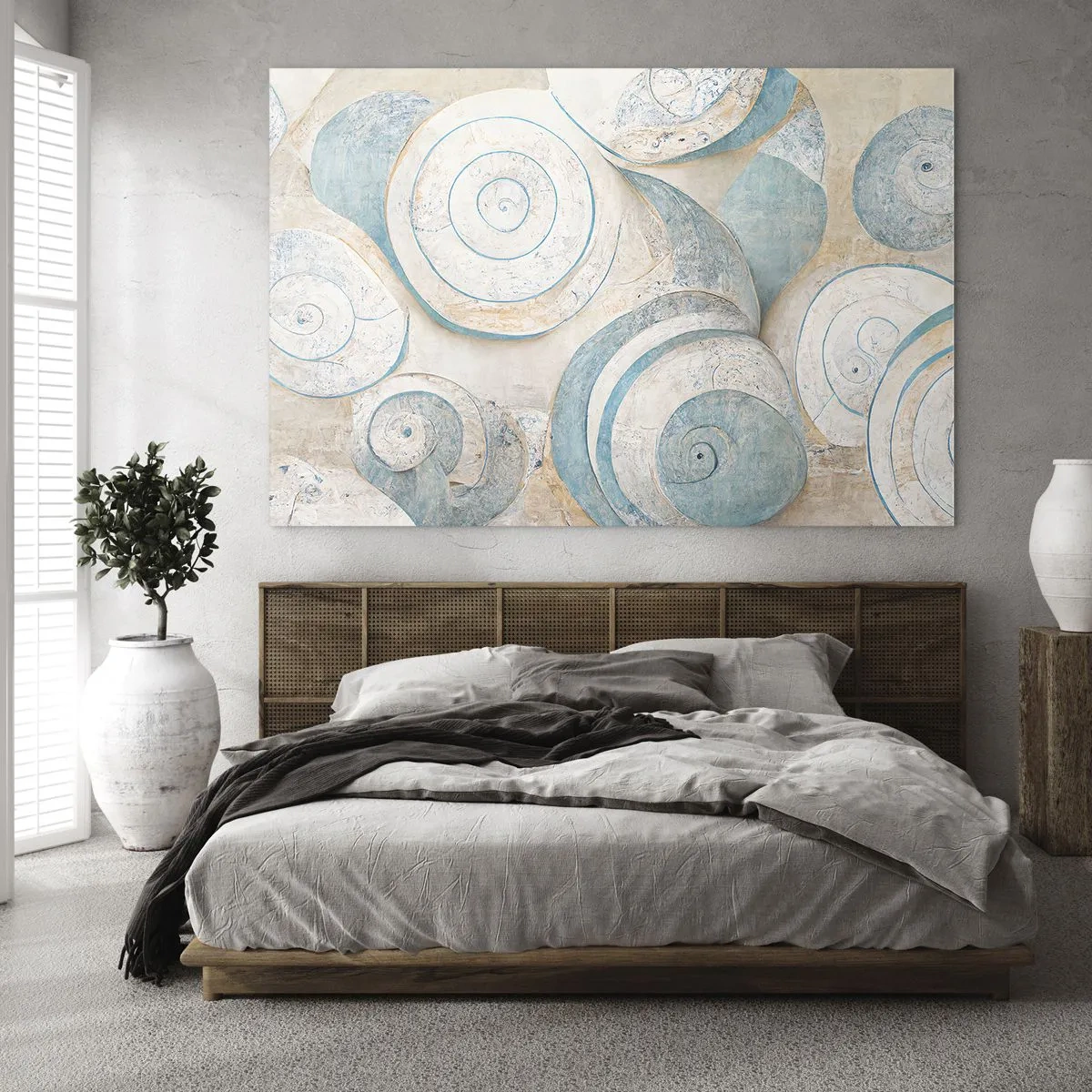 Obraz na szkle - Muszle w błękitno-beżowej palecie na strukturalnym tle - 100x70cm - Co kryje muszla? - Nowoczesna dekoracja ścienna do salonu, kuchni i sypialni ARTTOR
