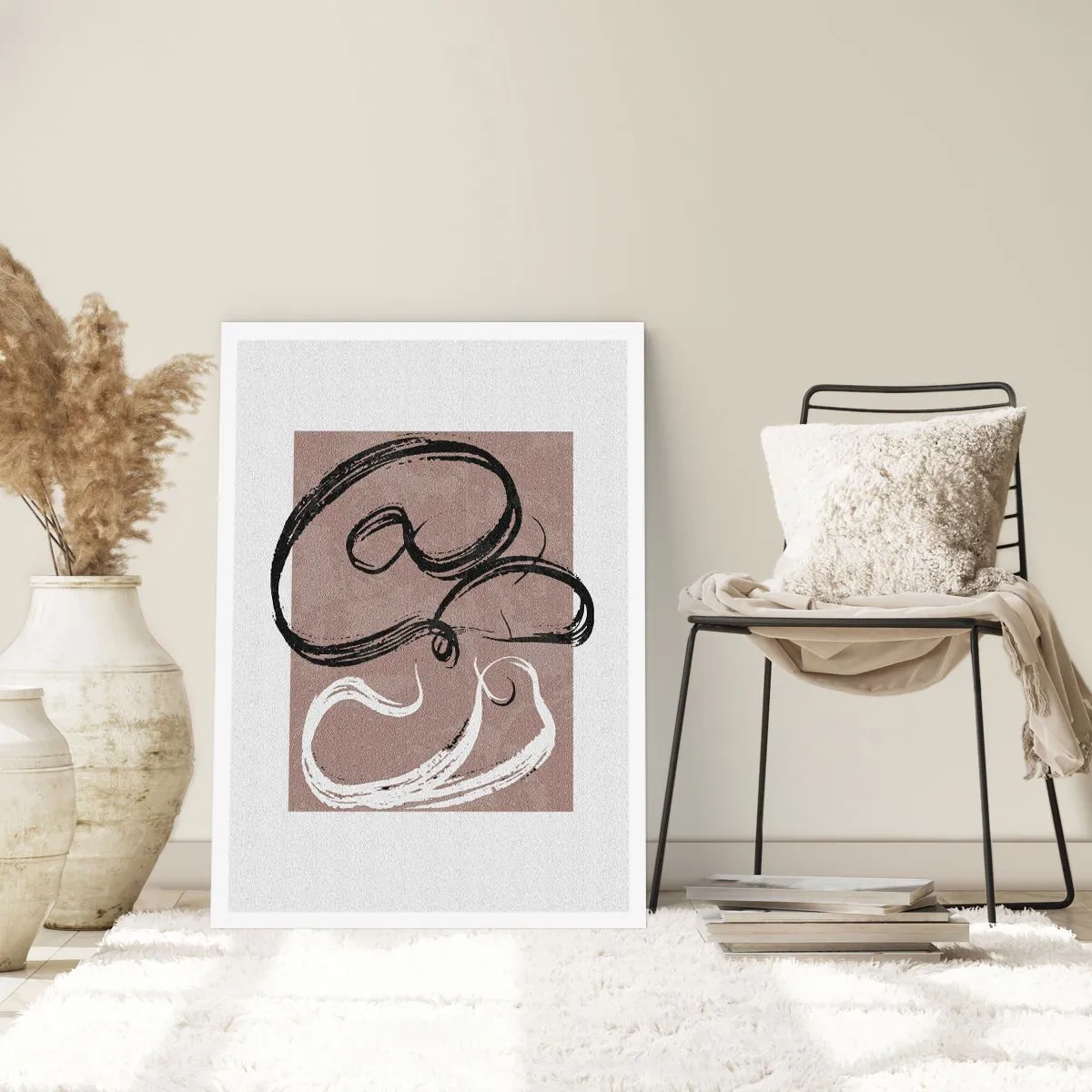 Plakat - Abstrakcyjna kompozycja z dynamicznymi pociągnięciami pędzla w czerni i bieli na tle brązowym - 50x70cm - Kompozycja – poszukiwanie pełni - Nowoczesna dekoracja ścienna do salonu, kuchni i sypialni ARTTOR