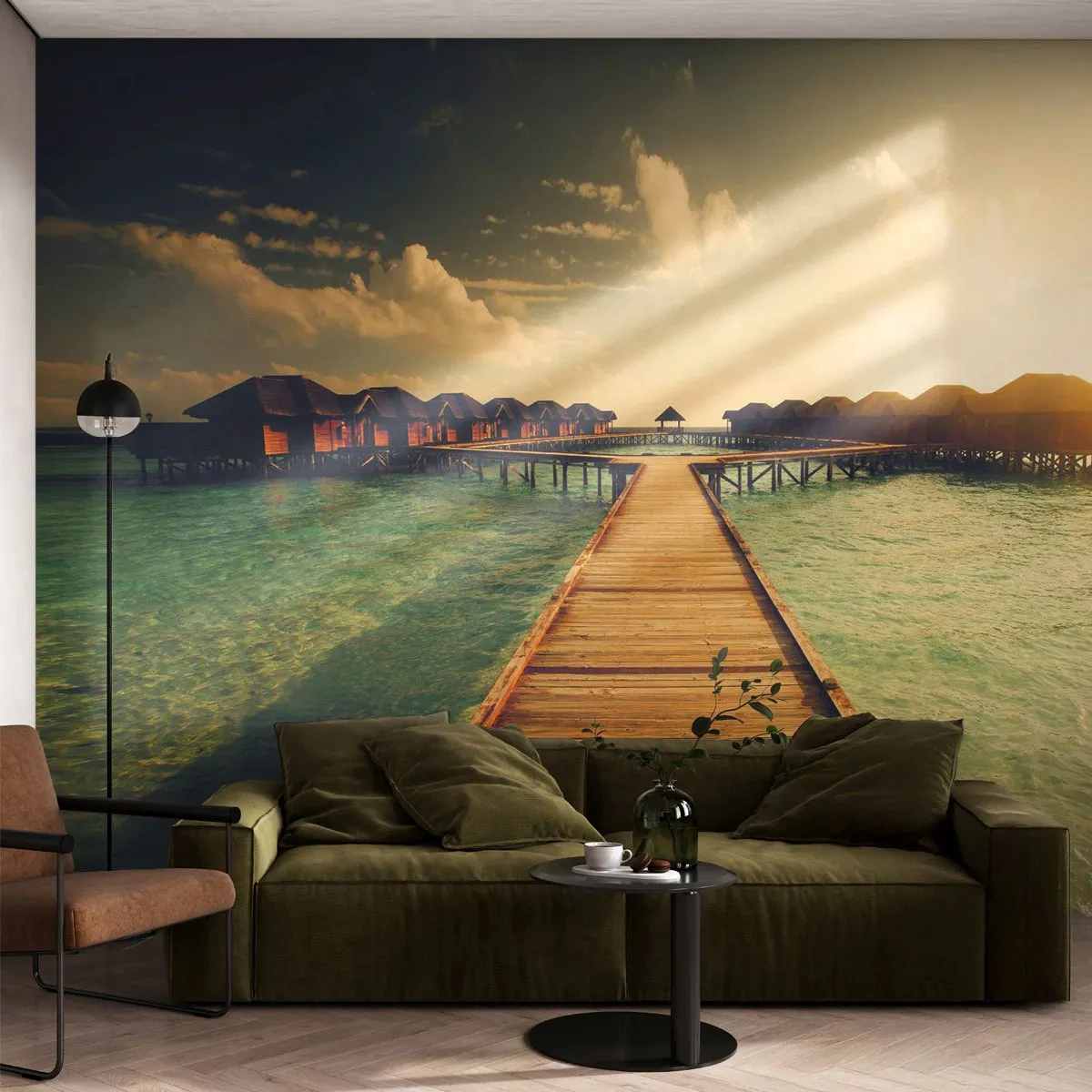 Fototapeta Premium Sand - Tropikalny pomost prowadzący do domków nad wodą - 100x70cm - Gorące zaproszenie - Nowoczesna dekoracja ścienna do salonu, kuchni i sypialni ARTTOR