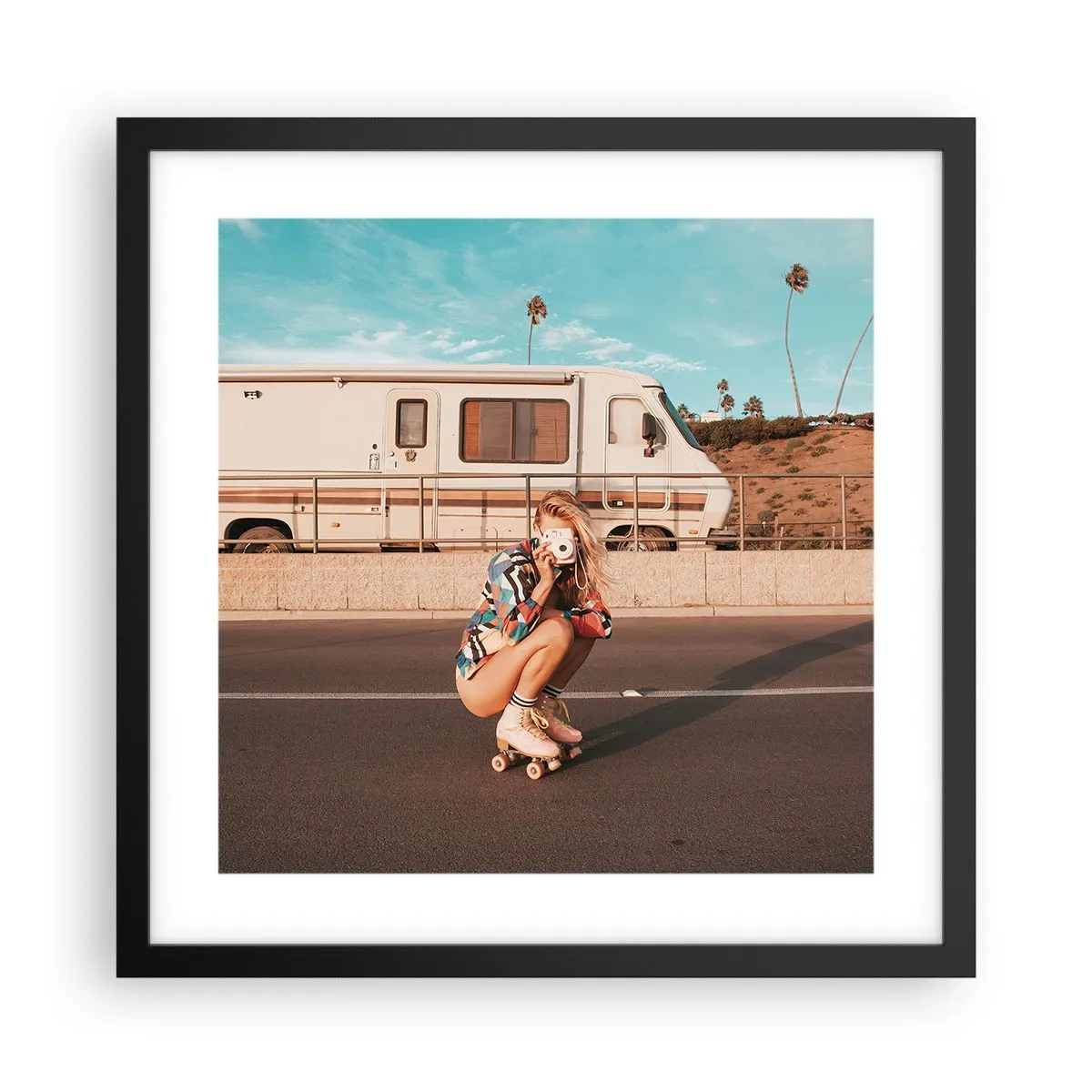 Plakat w czarnej ramie - Uśmiech, proszę! - 40x40 cm