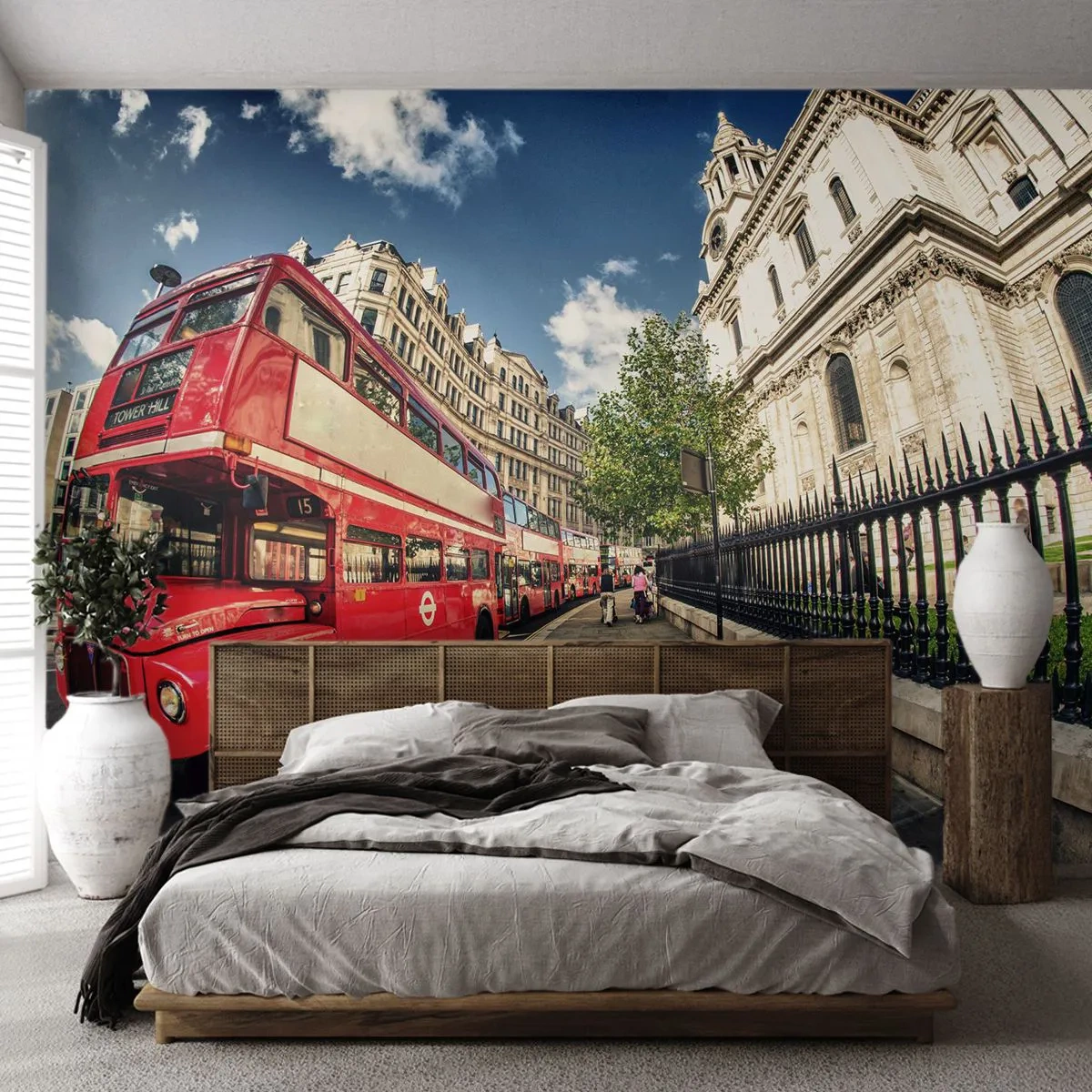 Fototapeta Samoprzylepna Deluxe Sticker - Londyńska ulica w szarości i czerwieni - Miasto, Londyn, Czerwony Autobus - 200x140 cm