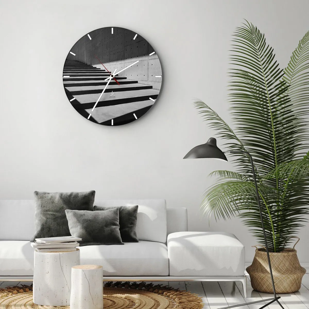 Zegar ścienny - Czarno-biała perspektywa betonowych schodów i ściany - 30x30cm - Surowa uroda modernizmu - Nowoczesna dekoracja ścienna do salonu, kuchni i sypialni ARTTOR