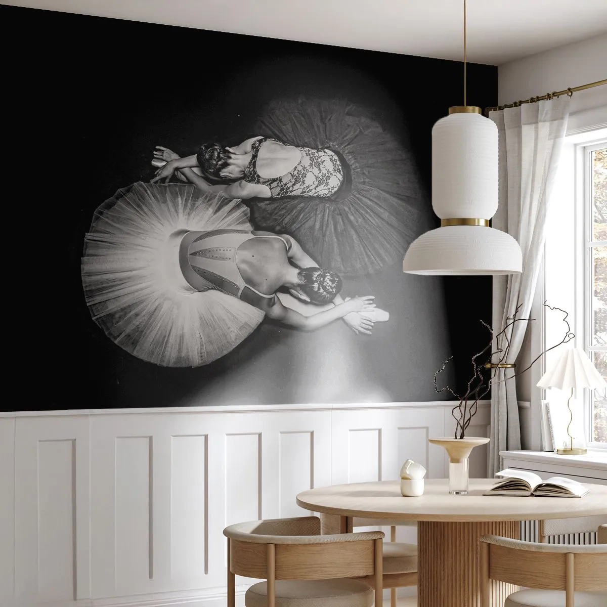 Fototapeta Premium Sand - Dwie baletnice w pozycji rozciągającej w układzie yin yang - 100x70cm - Jin i jang – idealna równowaga - Nowoczesna dekoracja ścienna do salonu, kuchni i sypialni ARTTOR