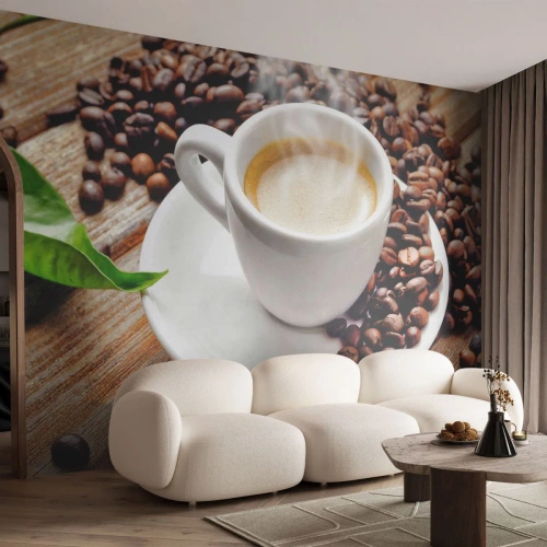 Fototapeta Premium Sand - Filiżanka kawy na drewnianym stole z ziarnami kawy - 100x70cm - Kawa na ławie - Nowoczesna dekoracja ścienna do salonu, kuchni i sypialni ARTTOR