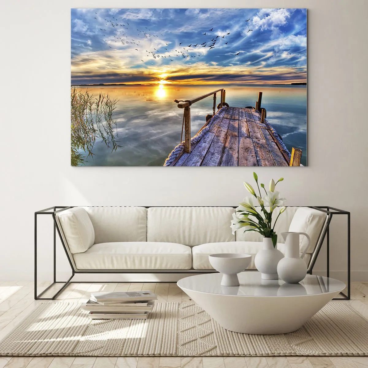Obraz na szkle - Pomost nad jeziorem o zachodzie słońca z ptakami na niebie - 70x50cm - Wiatr idzie na spoczynek - Nowoczesna dekoracja ścienna do salonu i sypialni ARTTOR