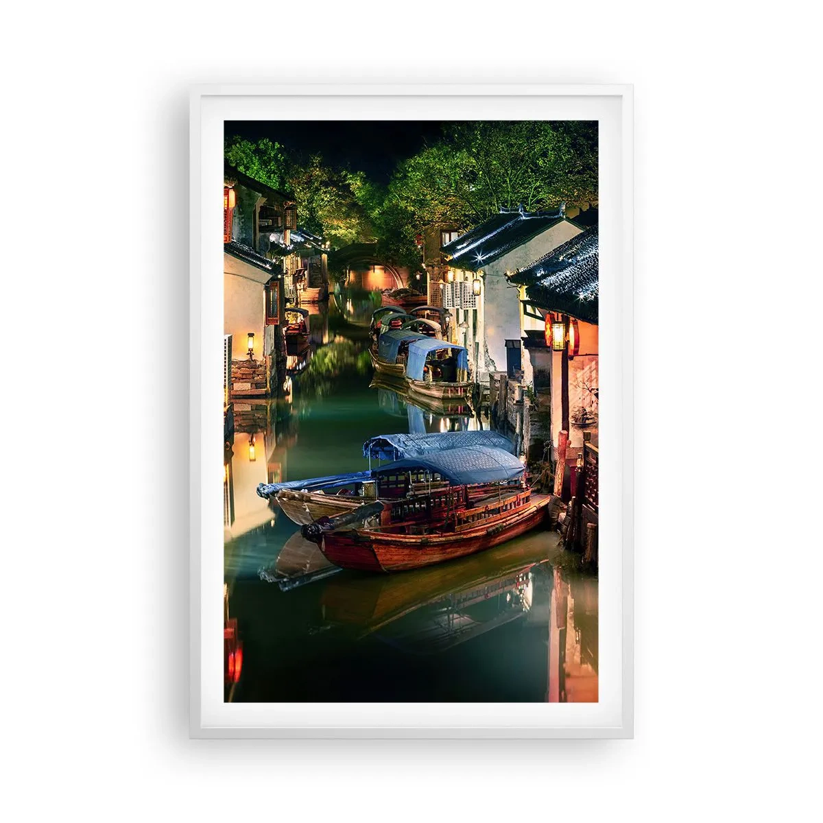 Plakat w białej ramie - Wieczór na chińskiej ulicy - 61x91 cm