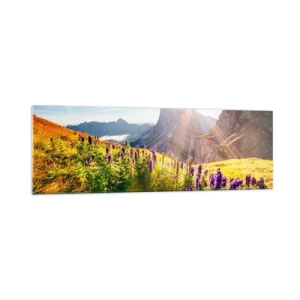 Obraz na szkle - Górski krajobraz z kwiatami w świetle wschodzącego słońca - 160x50cm - Sekretne życie ziół - Nowoczesna dekoracja ścienna do salonu i sypialni ARTTOR