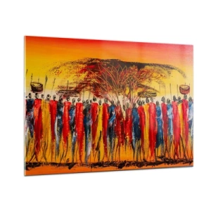 Obraz na szkle - Barwna scena z ludźmi w tradycyjnych afrykańskich strojach - 100x70cm - Tam, tam, tam tam idą - Nowoczesna dekoracja ścienna do salonu, kuchni i sypialni ARTTOR
