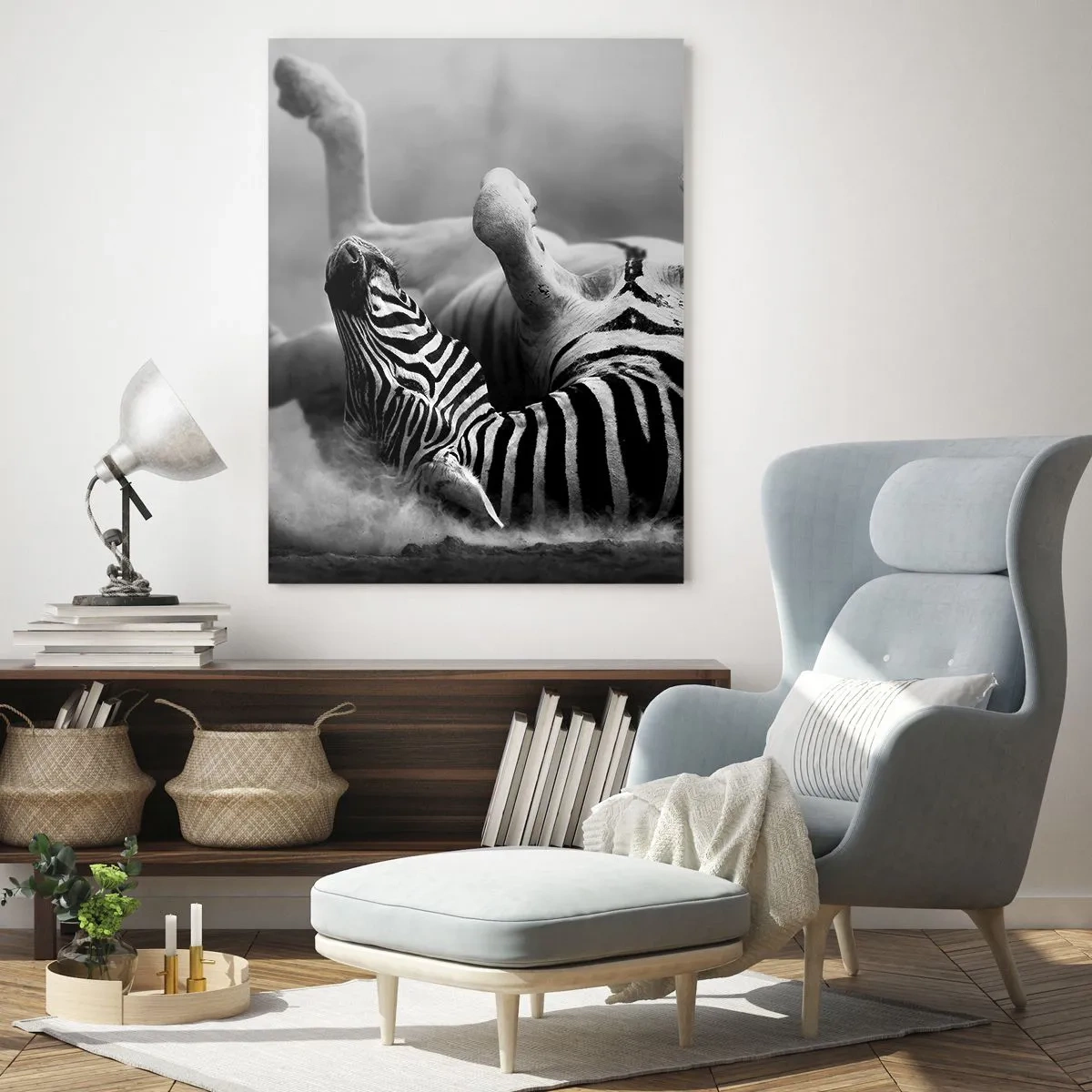 Obraz na szkle - Zebra w leżącej pozie na afrykańskiej sawannie - 50x70cm - Nie tylko koń by się uśmiał - Nowoczesna dekoracja ścienna do salonu, kuchni i sypialni ARTTOR