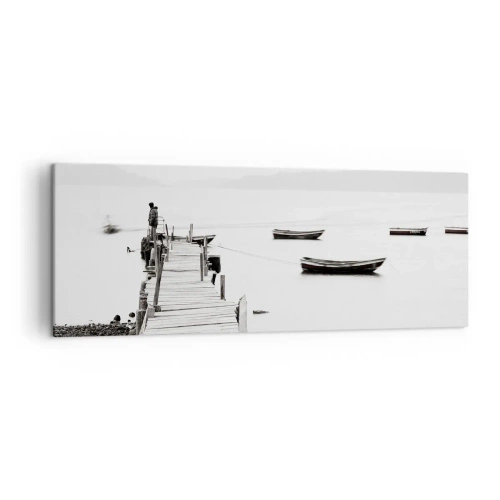 Obraz na płótnie - Drewniane molo i łodzie na spokojnej wodzie - 140x50cm - Nad wodą cichą i czystą - Nowoczesna dekoracja ścienna do salonu i sypialni ARTTOR