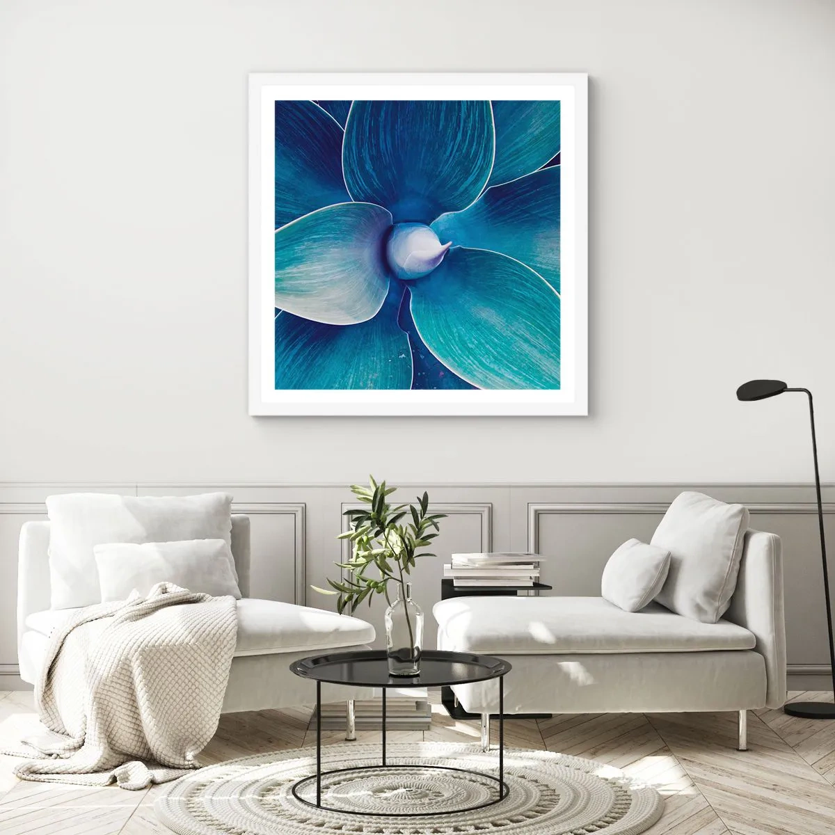 Plakat w białej ramie - Zbłękitniały od nieba - 60x60 cm