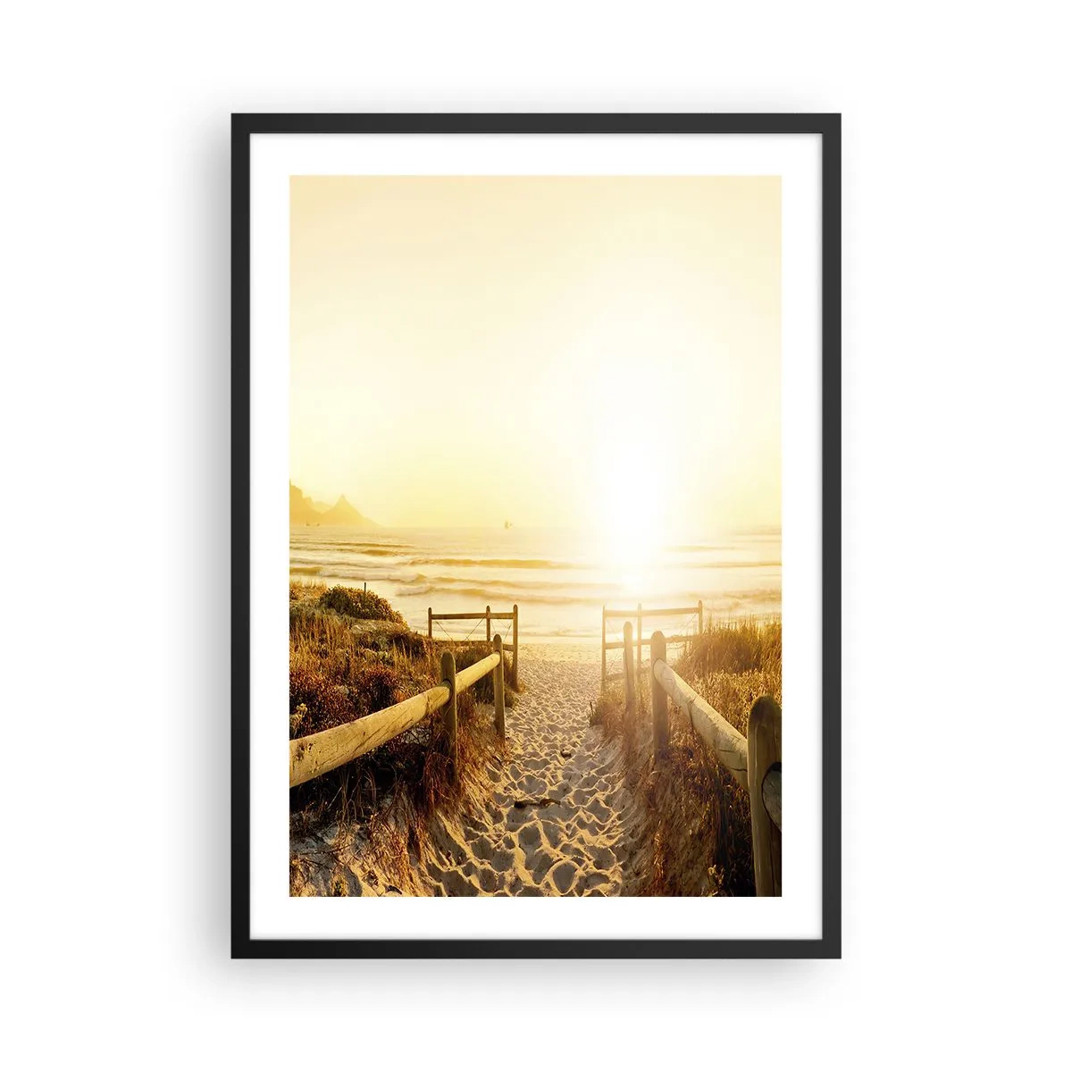 Plakat w czarnej ramie - Ścieżka na plażę oświetloną promieniami zachodzącego słońca - 50x70cm - Przez wydmę, w stronę słońca - Nowoczesna dekoracja ścienna do salonu i sypialni ARTTOR