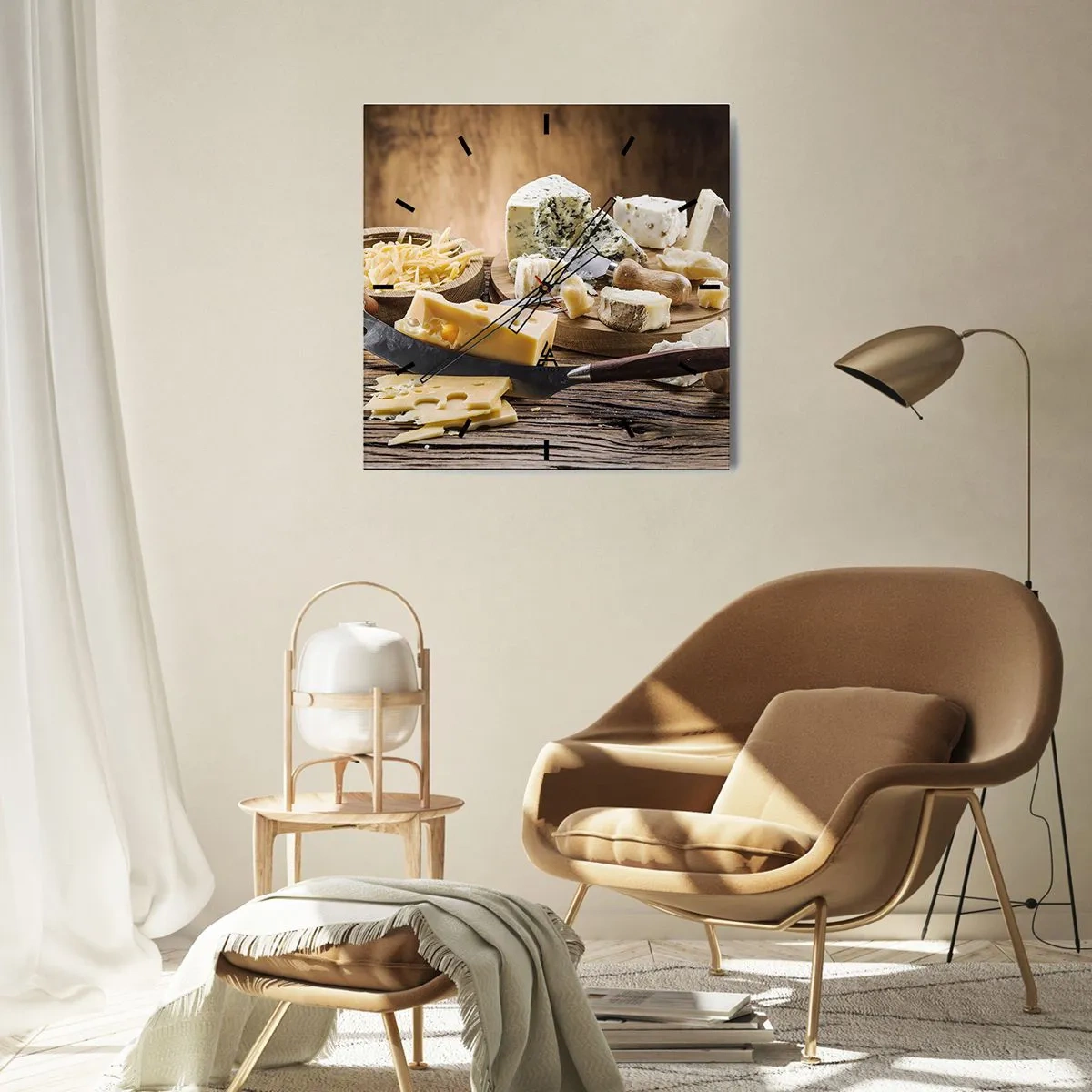 Zegar ścienny - Deska serów z różnymi rodzajami na drewnianym stole - 30x30cm - Uśmiechnij się do sera - Nowoczesna dekoracja ścienna do salonu i sypialni ARTTOR