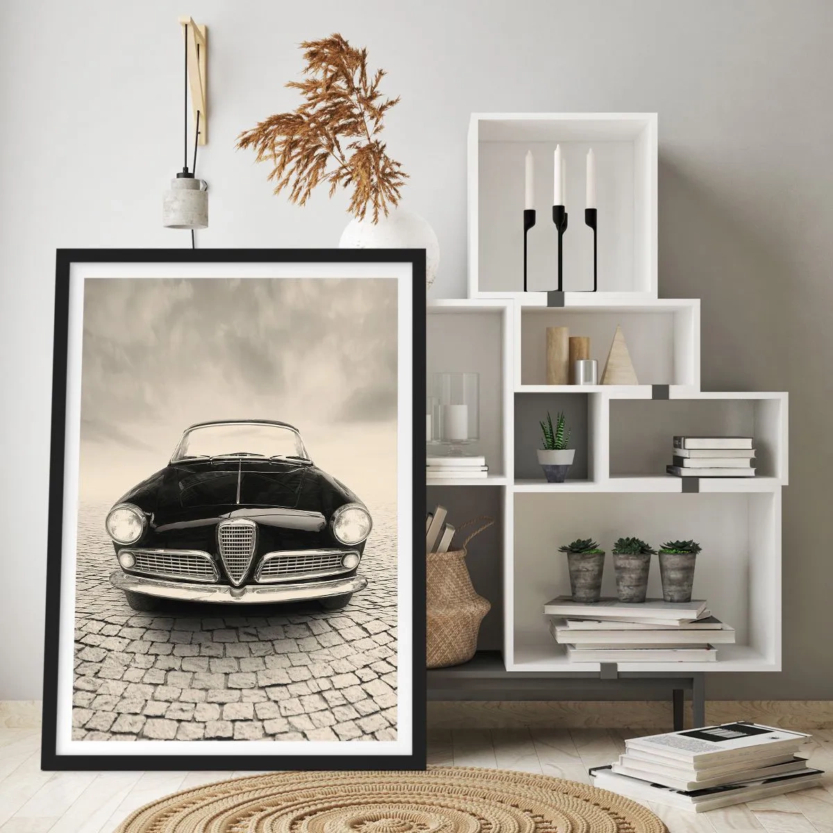 Plakat w czarnej ramie - Przód klasycznego samochodu na brukowanej ulicy - 50x70cm - I jak mnie nie kochać? - Nowoczesna dekoracja ścienna do salonu i sypialni ARTTOR