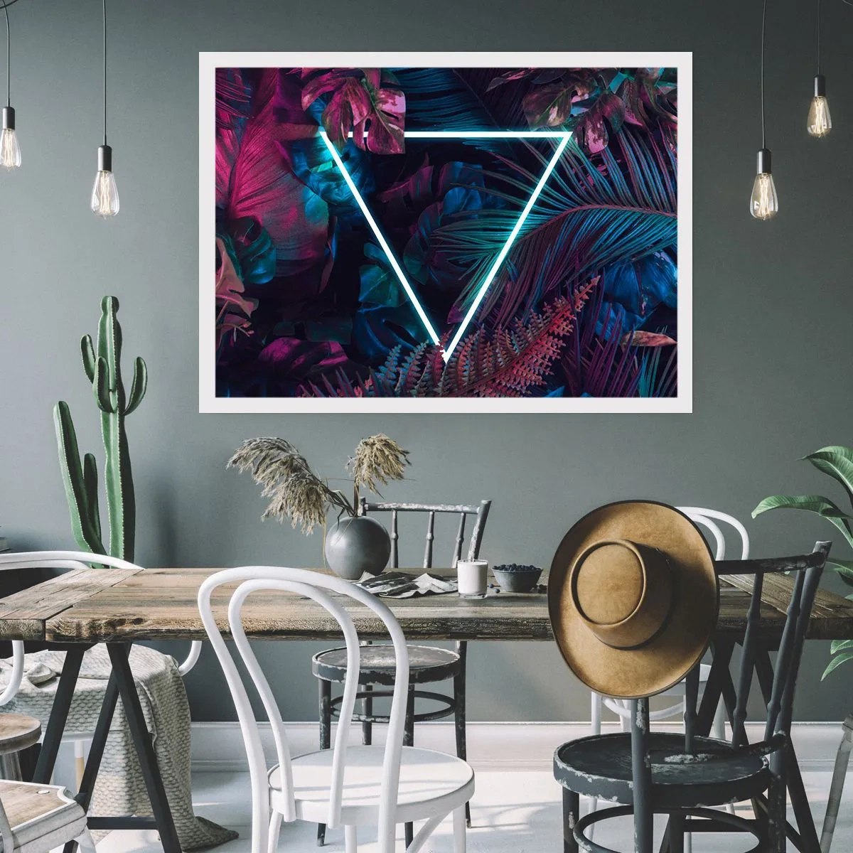 Plakat - Neonowy trójkąt w otoczeniu tropikalnych liści w ciemnych barwach - 100x70cm - Ogród w stylu disco - Nowoczesna dekoracja ścienna do salonu i sypialni ARTTOR