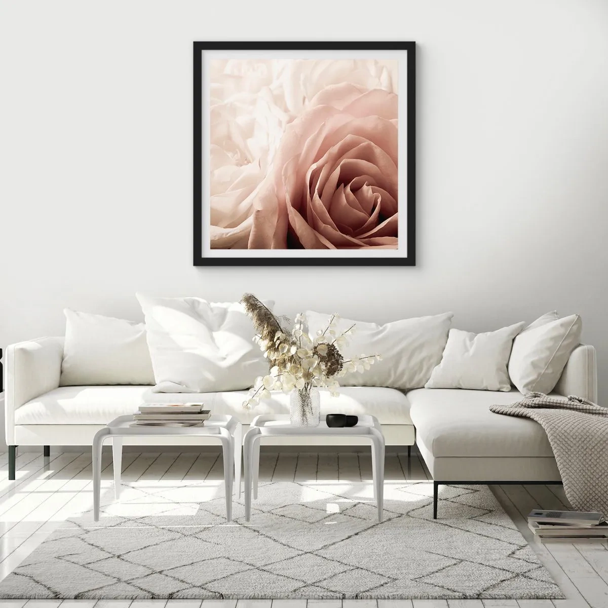 Plakat w czarnej ramie - W sercu róży - 30x30 cm