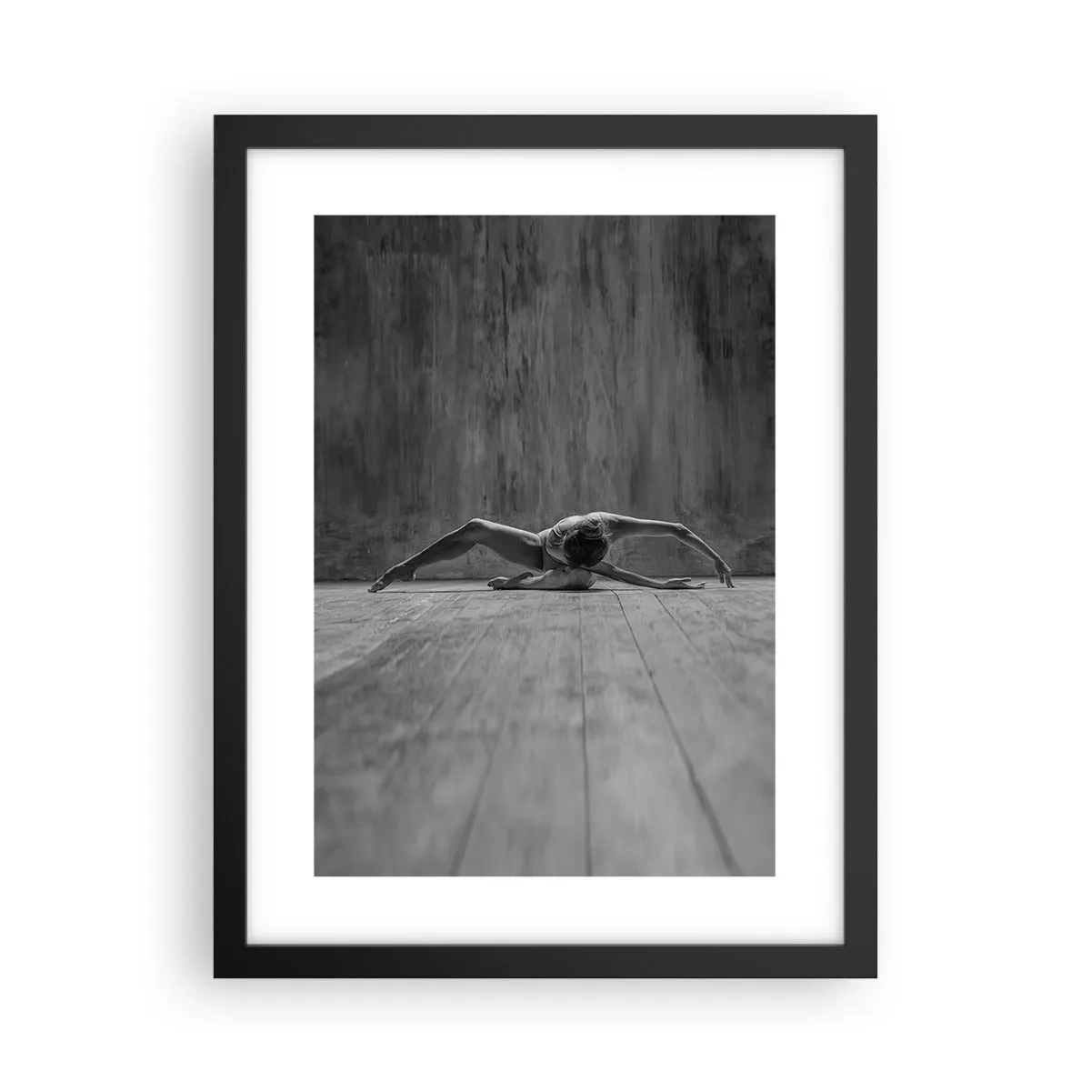 Plakat w czarnej ramie - Symetria odnaleziona - 30x40 cm