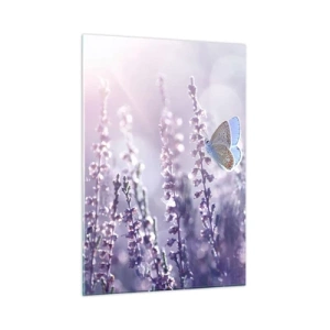 Obraz na szkle - Motyl na polu lawendy w promieniach słońca - 50x70cm - Pocałunek motyla - Nowoczesna dekoracja ścienna do salonu, kuchni i sypialni ARTTOR