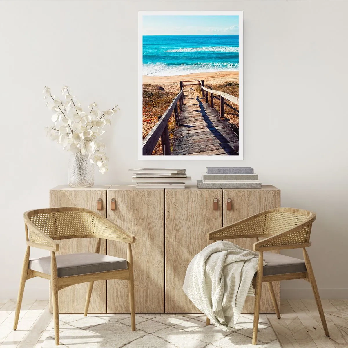 Plakat - Drewniana ścieżka prowadząca na plażę z widokiem na morze - 50x70cm - Biegnij! - Nowoczesna dekoracja ścienna do salonu, kuchni i sypialni ARTTOR