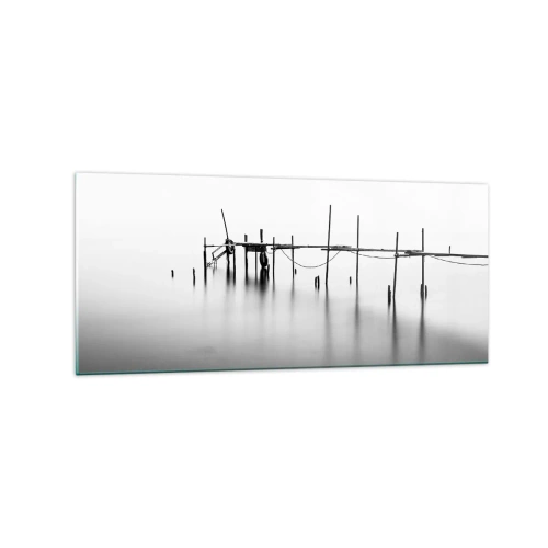 Obraz na szkle - Czarno-biały pomost zanurzony w mglistym krajobrazie - 120x50cm - A jeśli świata nie ma? - Nowoczesna dekoracja ścienna do salonu i sypialni ARTTOR