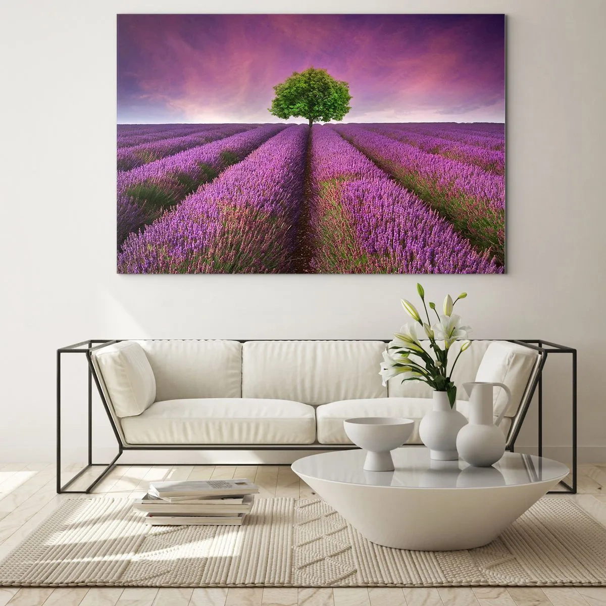 Obraz na szkle - Pole lawendy z samotnym drzewem na tle nieba - 70x50cm - Na lawendowych polach - Nowoczesna dekoracja ścienna do salonu i sypialni ARTTOR