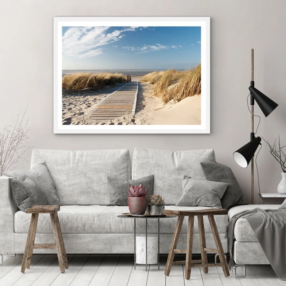 Plakat w białej ramie - Za wydmą, w szumie traw - 50x40 cm