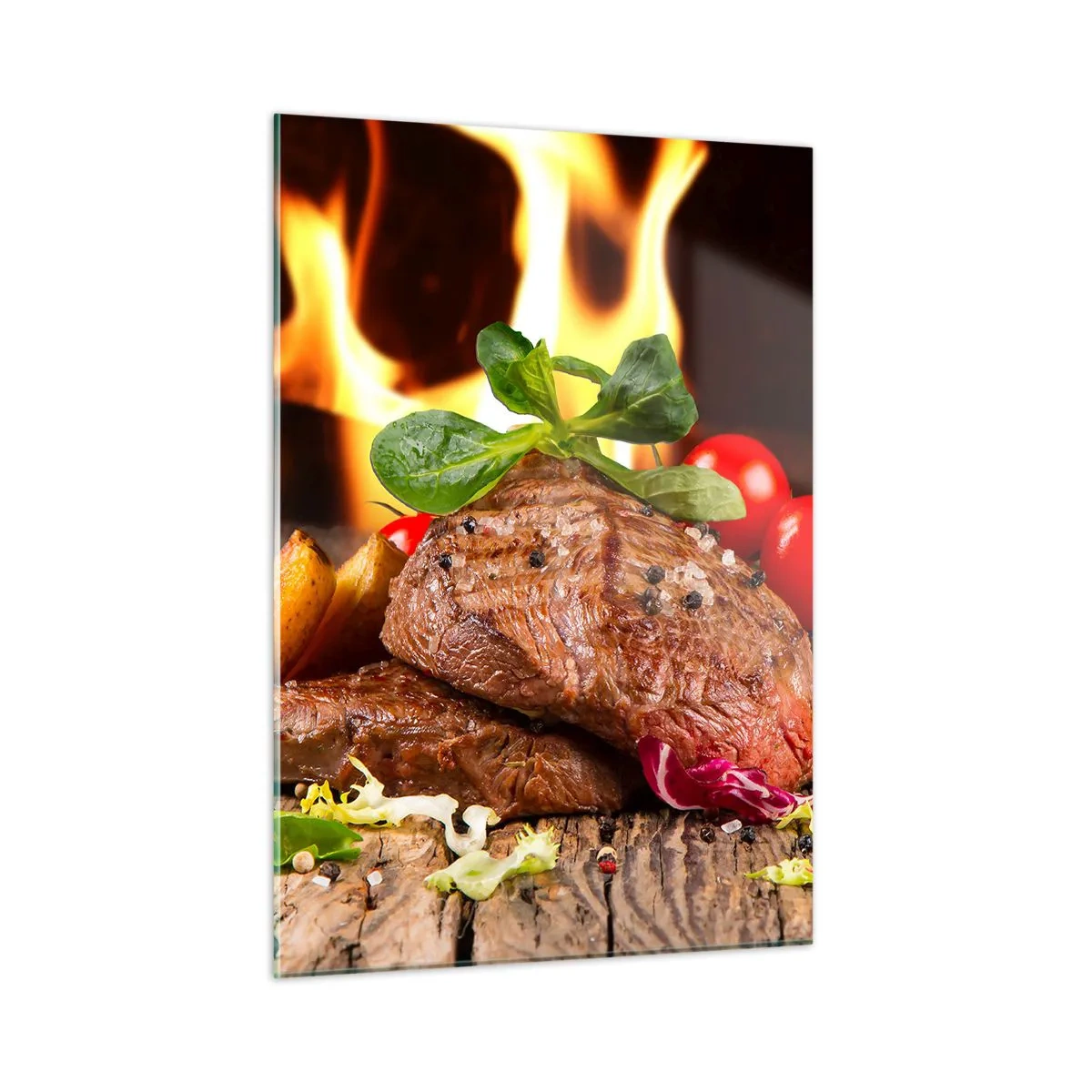 Obraz na szkle - Grillowany stek z warzywami na tle płomieni - 50x70cm - Wyczarowane żarem - Nowoczesna dekoracja ścienna do salonu, kuchni i sypialni ARTTOR