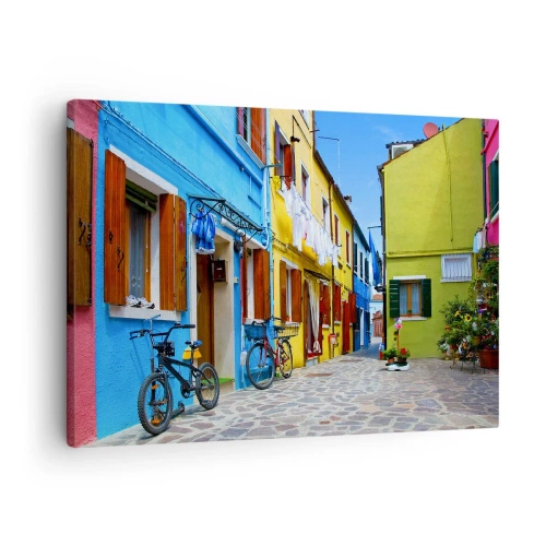 Obraz na płótnie - Kolorowa uliczka z rowerami wśród pastelowych budynków - 70x50cm - Pastelowy, słodki zaułek - Nowoczesna dekoracja ścienna do salonu i sypialni ARTTOR