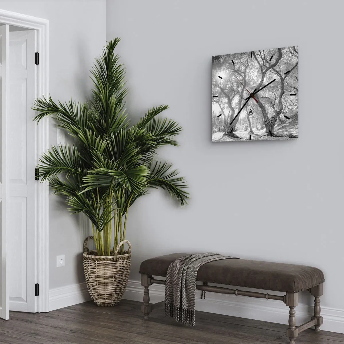 Zegar ścienny - Czarno-biały widok na drzewa w oliwnym gaju z promieniami słońca - 30x30cm - W oliwnym gaju - Nowoczesna dekoracja ścienna do salonu i sypialni ARTTOR