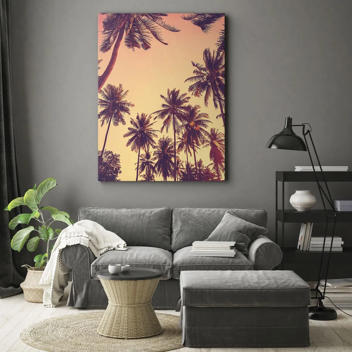 Obraz na płótnie - Palmy na tle nieba o ciepłych barwach zachodu słońca - 80x120cm - Tropikalna wariacja - Nowoczesna dekoracja ścienna do salonu i sypialni ARTTOR