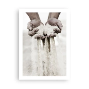 Plakat - Ręce trzymające piasek, symbolizujące ulotność i delikatność chwili - 50x70cm - Tymi rękoma… - Nowoczesna dekoracja ścienna do salonu, kuchni i sypialni ARTTOR