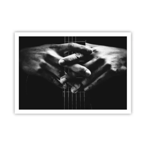Plakat - Dłonie splecione na gitarze w monochromatycznej tonacji - 100x70cm - Modlitwa artysty - Nowoczesna dekoracja ścienna do salonu i sypialni ARTTOR