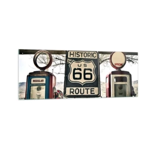 Obraz na szkle - Historyczna stacja benzynowa z symbolem Route 66 - 140x50cm - Amerykańska retro podróż - Nowoczesna dekoracja ścienna do salonu i sypialni ARTTOR