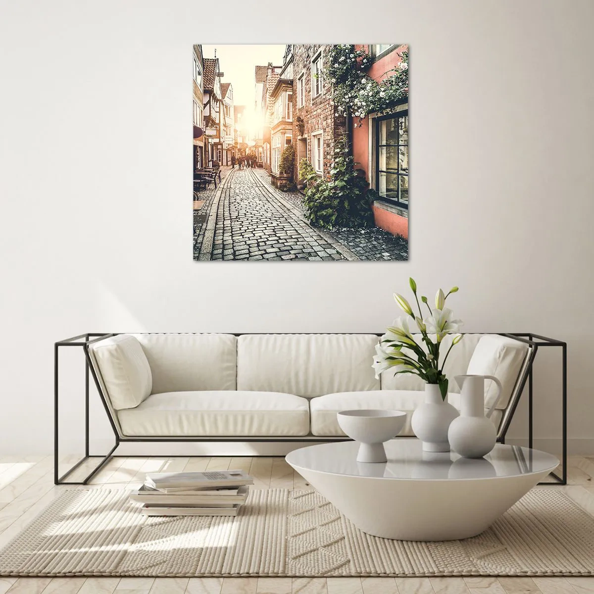 Obraz na szkle - Różany zaułek w różowym blasku - 70x70 cm