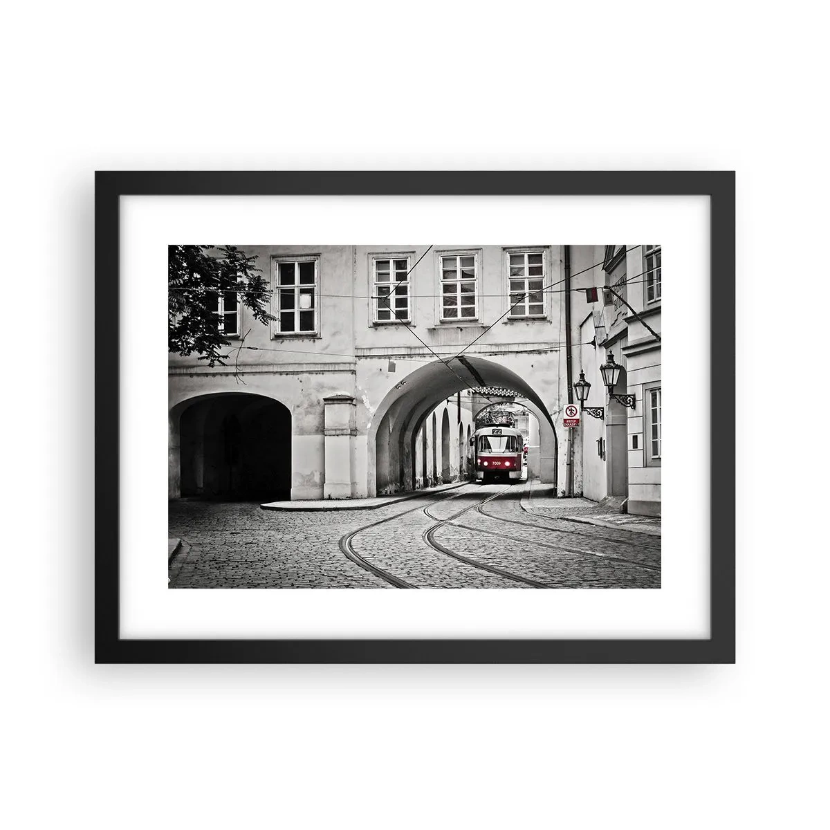 Plakat w czarnej ramie - Przez miejski labirynt - 40x30 cm