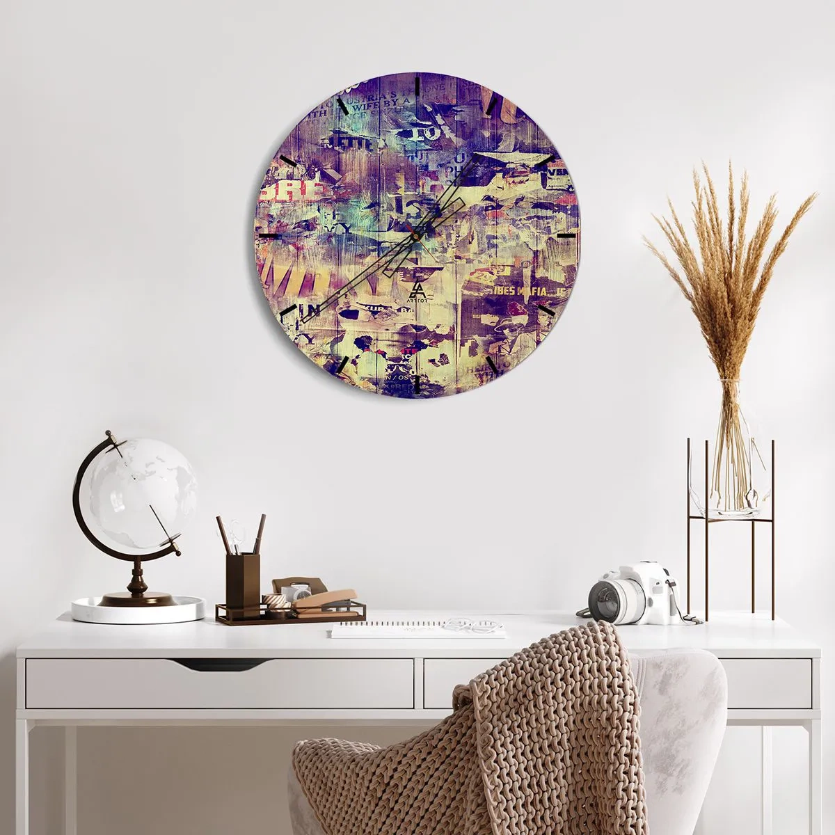Zegar ścienny - Tarcza zegara z artystycznym motywem w stylu kolażu - 30x30cm - I tyle zostanie - Nowoczesna dekoracja ścienna do salonu, kuchni i sypialni ARTTOR