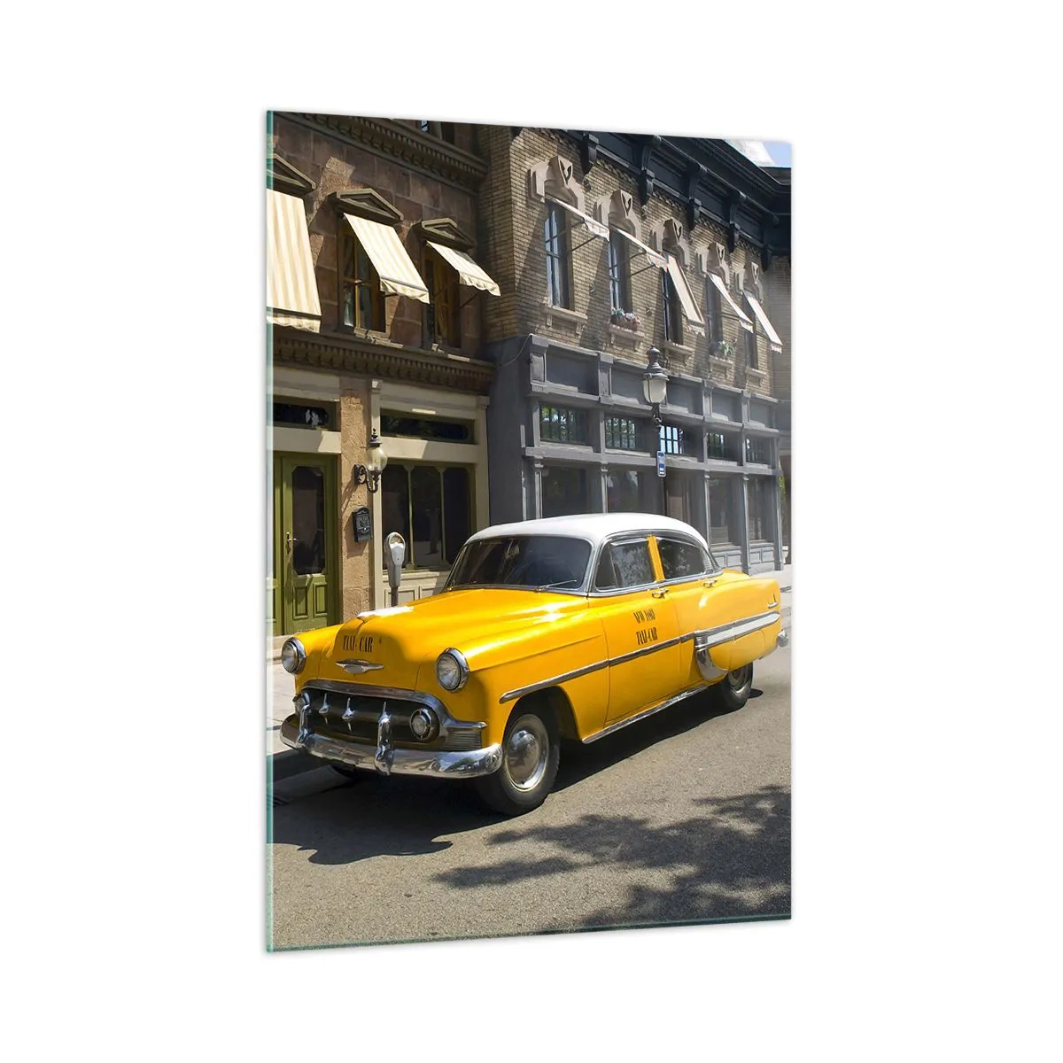 Obraz na szkle - Żółta taksówka na tle klasycznej kamienicy - 50x70cm - Dawno temu w Ameryce - Nowoczesna dekoracja ścienna do salonu, kuchni i sypialni ARTTOR