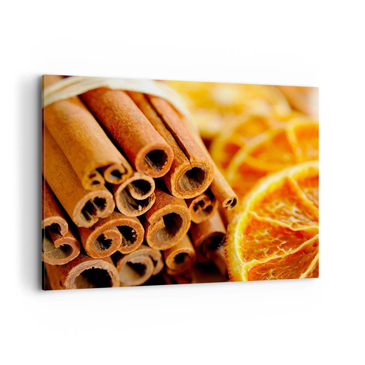 Obraz na płótnie - Laski cynamonu z suszonymi plastrami pomarańczy w ciepłych barwach - 100x70cm - Czujesz ich aromat? - Nowoczesna dekoracja ścienna do salonu, kuchni i sypialni ARTTOR